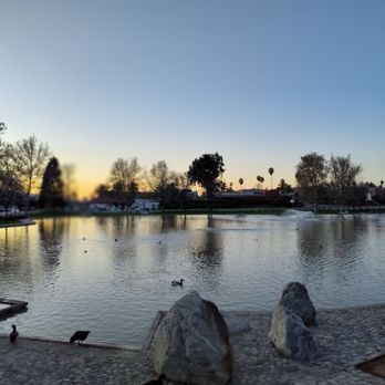 Temecula Duck Pond - Tonight's view! It's cold out. - Parks Near Me - Temecula, California Temecula Duck Pond - Tonight's view! It's cold out. - Parks Near Me - Temecula, California