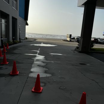 Tru By Hilton - Front entrance view - Hotels Near Me - Galveston, Texas