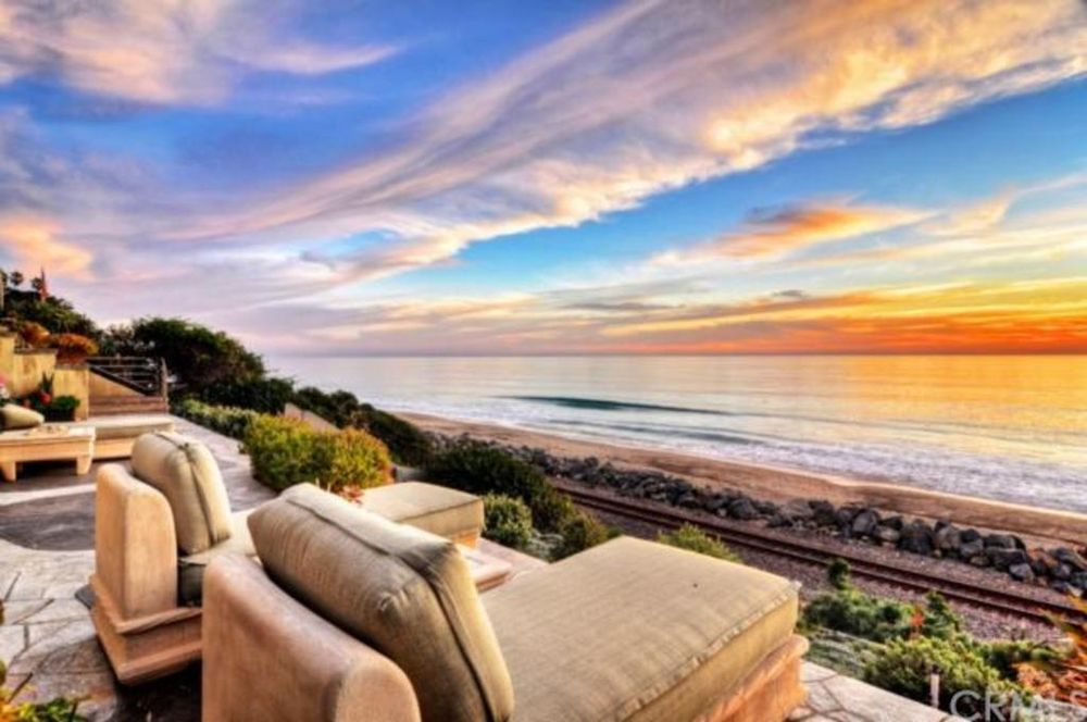 DARCY ANDRADE ANDRADE INTERNATIONAL REALTY Updated August 2024