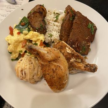 Eleven - Cocktail Bars Near Me - Honolulu, Hawaii