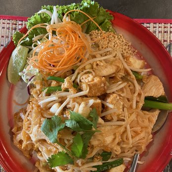 Thonglor Thai Bistro - Pad Thai - Thai Near Me - San Mateo, California Thonglor Thai Bistro - Pad Thai - Thai Near Me - San Mateo, California