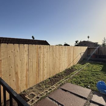 Pasqual's Fence Services - Back yard fence - Fences & Gates Near Me Pasqual's Fence Services - Back yard fence - Fences & Gates Near Me
