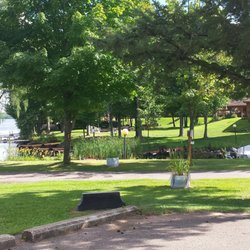 DJ'S Dockside Resort