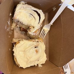 Dutch Oven Bread - Yummy cinnamon rolls!