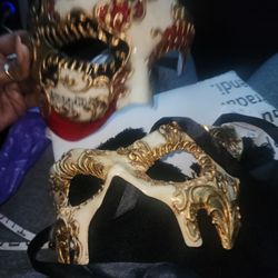 Costume Holiday House - His and hers masquerade masks!