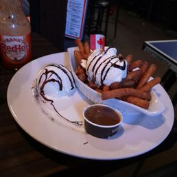 DOUGHNUT DESERT POUTINE OMG