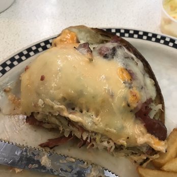 Broad Street Diner - Excellent and huge portion of the Rueben. - Diners Near Me - Keyport, New Jersey