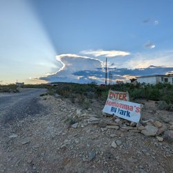 JoMommas RV Park - Entrances to the park
