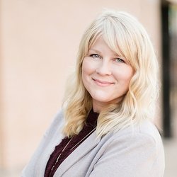 Kristen Tomczak / Broker Associate
