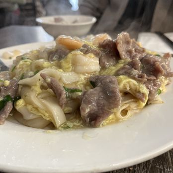 A+ Hong Kong Kitchen - S6. Beef and Egg Sauce with Chow Fun With shrimp - Cantonese Near Me - Seattle, Washington