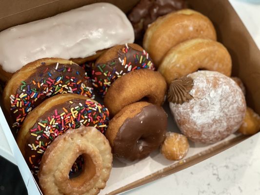 Puffy Cream Donuts Plus by null