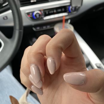 H&K Nail Salon - 3 days old. Very uneven - Nail Salons Near Me - Astoria, New York