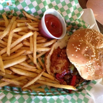 Green Restaurant - BBQ chicken burger - Vegan Near Me - Phoenix, Arizona