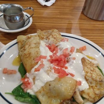IHOP - This is after I poured some oil out. As you can see it's still shiny from the remainder. - Breakfast & Brunch Near Me - Levittown, New York