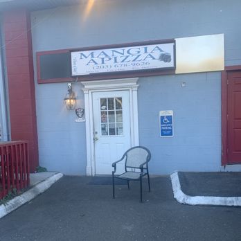 Mangia Apizza - Pizza Near Me - North Haven, Connecticut
