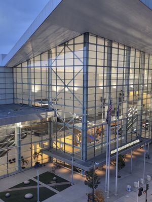 Peaks Lounge by null