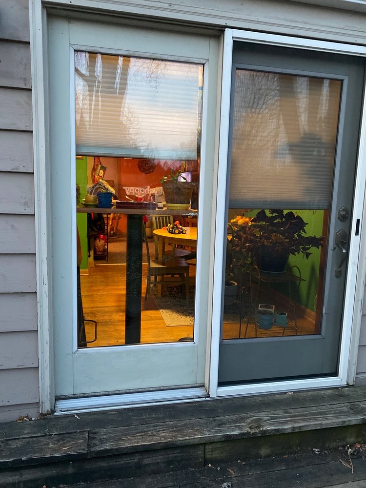 SQUEEGEE SQUAD N116W15830 Main St, Germantown, Wisconsin Window