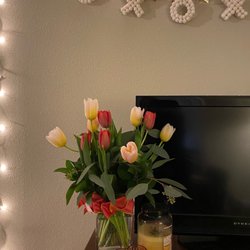 Blooms - Beautiful fresh tulip bouquet