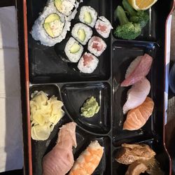 Sushi lunch box