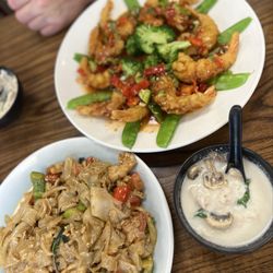 Koh Chang Thai - Drunken noodles, volcano shrimp, tom ka soup
