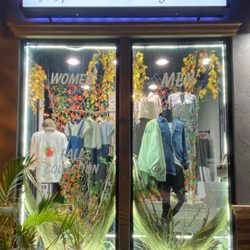 The Dream Boutique - Fall window