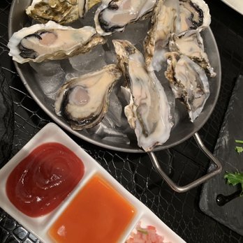Caffe Concerto - Fresh Oyster....this is awesome. - Pizza Near Me - Los Angeles, California