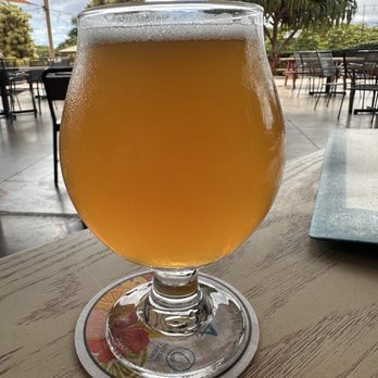 Maui Brewing Company - Mango sticky rice beer - Breweries Near Me - Kihei, Hawaii Maui Brewing Company - Mango sticky rice beer - Breweries Near Me - Kihei, Hawaii