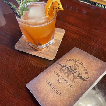 Gaston's BBQ & Beer - Smoked Old Fashioned - Cocktail Trail '23 - Barbeque Near Me - Donaldsonville, Louisiana