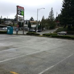 One Stop Deli & Grocery - Conveniently located huge parking lot.