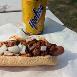 Good Dawgs - Chili Cheese Dog