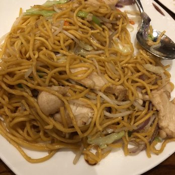Red Lantern - Chicken Chow Mein - Chinese Near Me - Lincoln, California Red Lantern - Chicken Chow Mein - Chinese Near Me - Lincoln, California