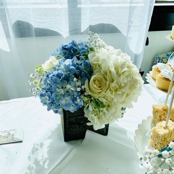 Cristina's Flowers - Baby Shower centerpiece - Florists Near Me - Long Beach, California