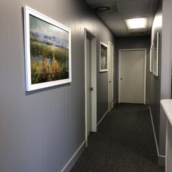 Doctor Robert Martin Hearing Center - Very clean office.