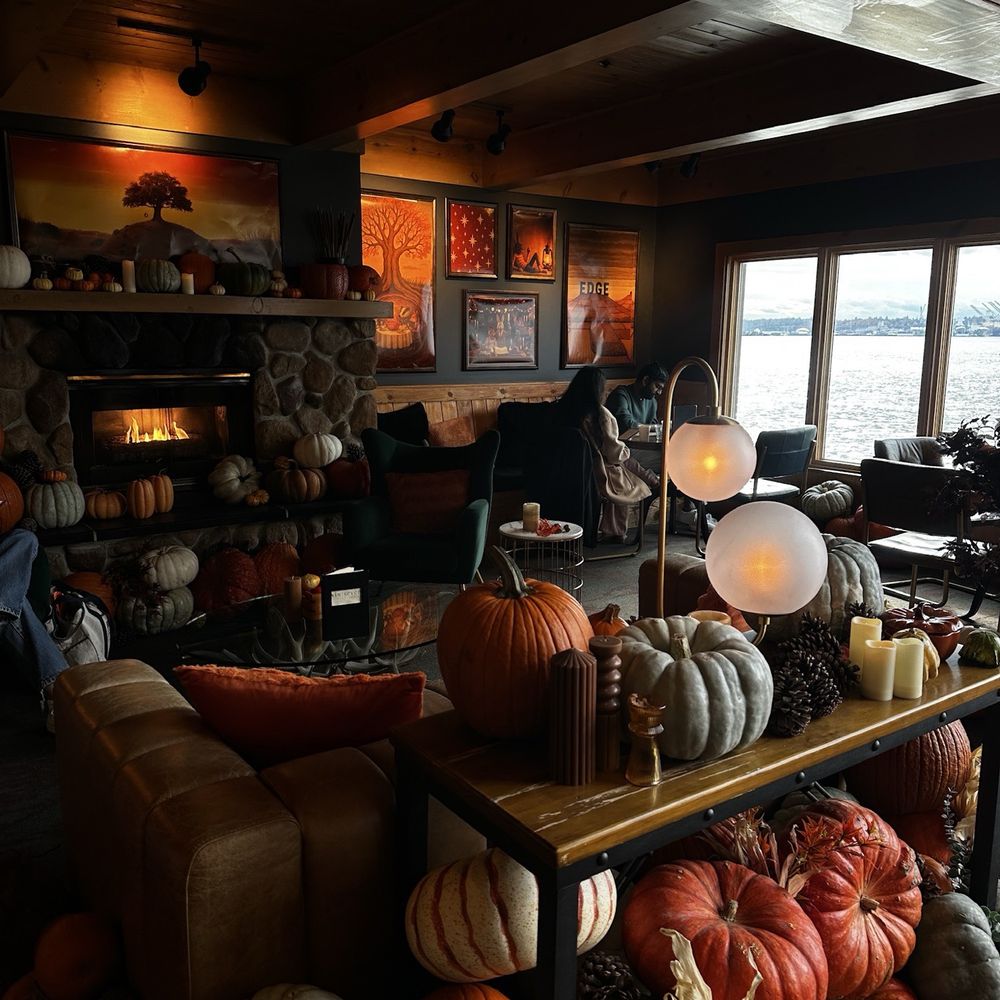 Six Seven Restaurant - Lounge area - New American Near Me - Seattle, Washington Six Seven Restaurant - Lounge area - New American Near Me - Seattle, Washington