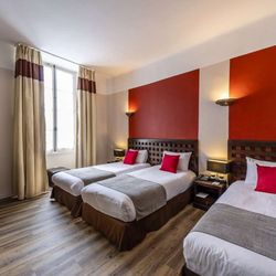 Best Western Comtadin - Triple Twin Bed Family Guest Room
