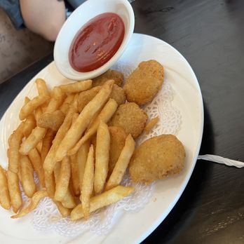 Yamato Asian Bistro - Kids nuggets and fries - Asian Fusion Near Me - Spencer, Massachusetts Yamato Asian Bistro - Kids nuggets and fries - Asian Fusion Near Me - Spencer, Massachusetts
