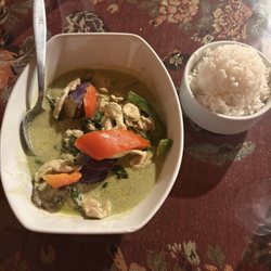 Green curry chicken spice level 2