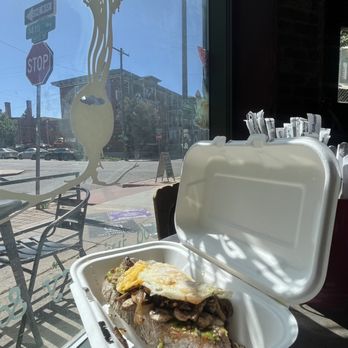 The Corner Beet - Sunny window spot - Juice Bars & Smoothies Near Me - Denver, Colorado