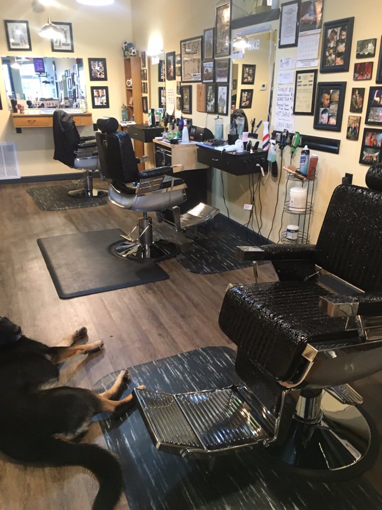 CLIP JOINT Updated October 2024 11 Photos & 16 Reviews 432 Spruce