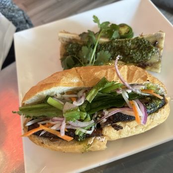 Shank & Bone - Brisket & Bone Marrow Banh Mi - Vietnamese Near Me - San Diego, California Shank & Bone - Brisket & Bone Marrow Banh Mi - Vietnamese Near Me - San Diego, California