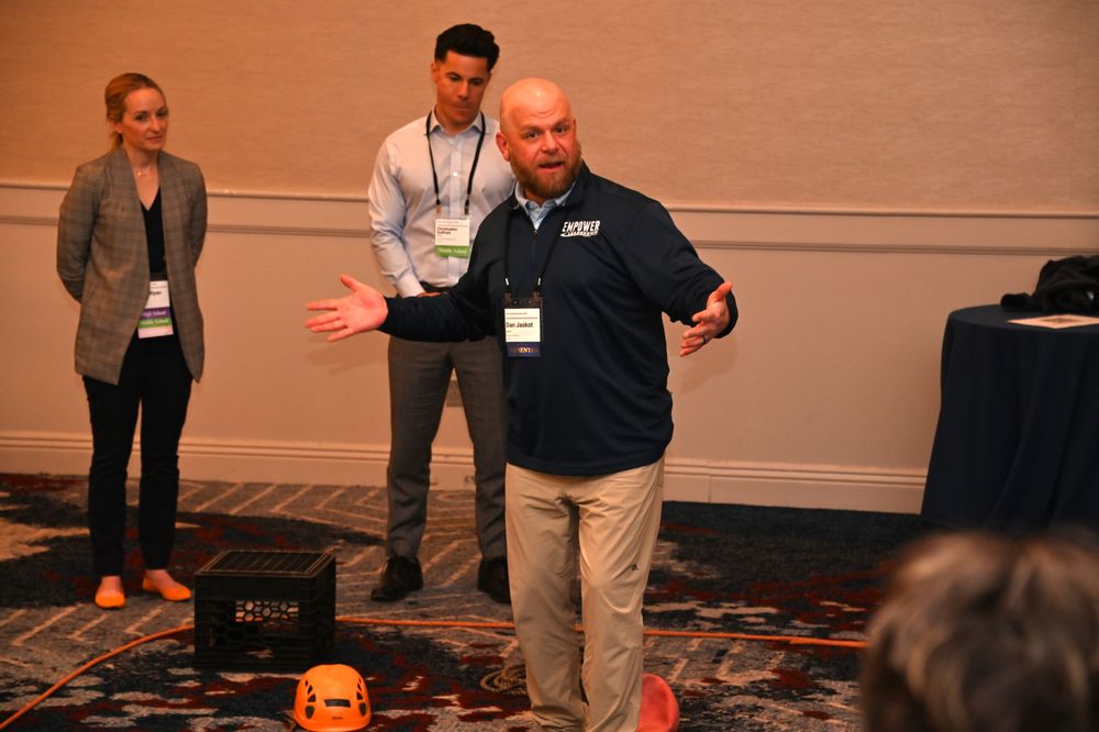 Social spots from Empower Leadership
