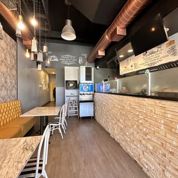 Grater Grilled Cheese - Inside - American Near Me - San Diego, California Grater Grilled Cheese - Inside - American Near Me - San Diego, California