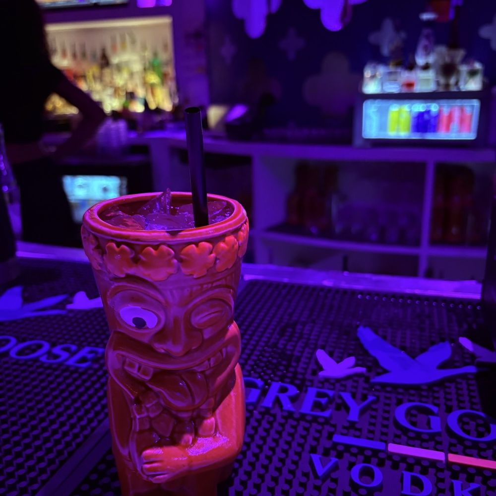 77 Degrees Rooftop - Cocktail Bars Near Me - Austin, Texas 77 Degrees Rooftop - Cocktail Bars Near Me - Austin, Texas