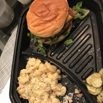 LongHorn Steakhouse - Bacon cheeseburger with Mac n cheese side - Steakhouses Near Me - Riverview, Florida LongHorn Steakhouse - Bacon cheeseburger with Mac n cheese side - Steakhouses Near Me - Riverview, Florida