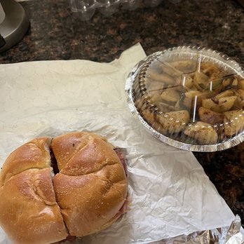 ROB'S DELI - Pastrami, Egg, peppers,and onions Breakfast Sandwich - Breakfast & Brunch Near Me - Union, New Jersey