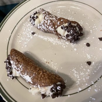 Clemente's Trolley Pizzeria - Cannoli - Pizza Near Me - Key West, Florida