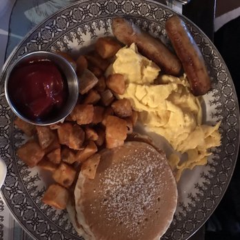 Blue Pig Tavern - New American Near Me - Cape May, New Jersey