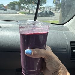 Jiggle Berry Juice Bar