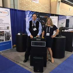 James Changefield Entertainment - Trade show magic for IntegraOptics.