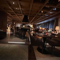 Die Schweizerhof Kitchen - Very nice atmosphere for dining. They even had a DJ. Providing background music.